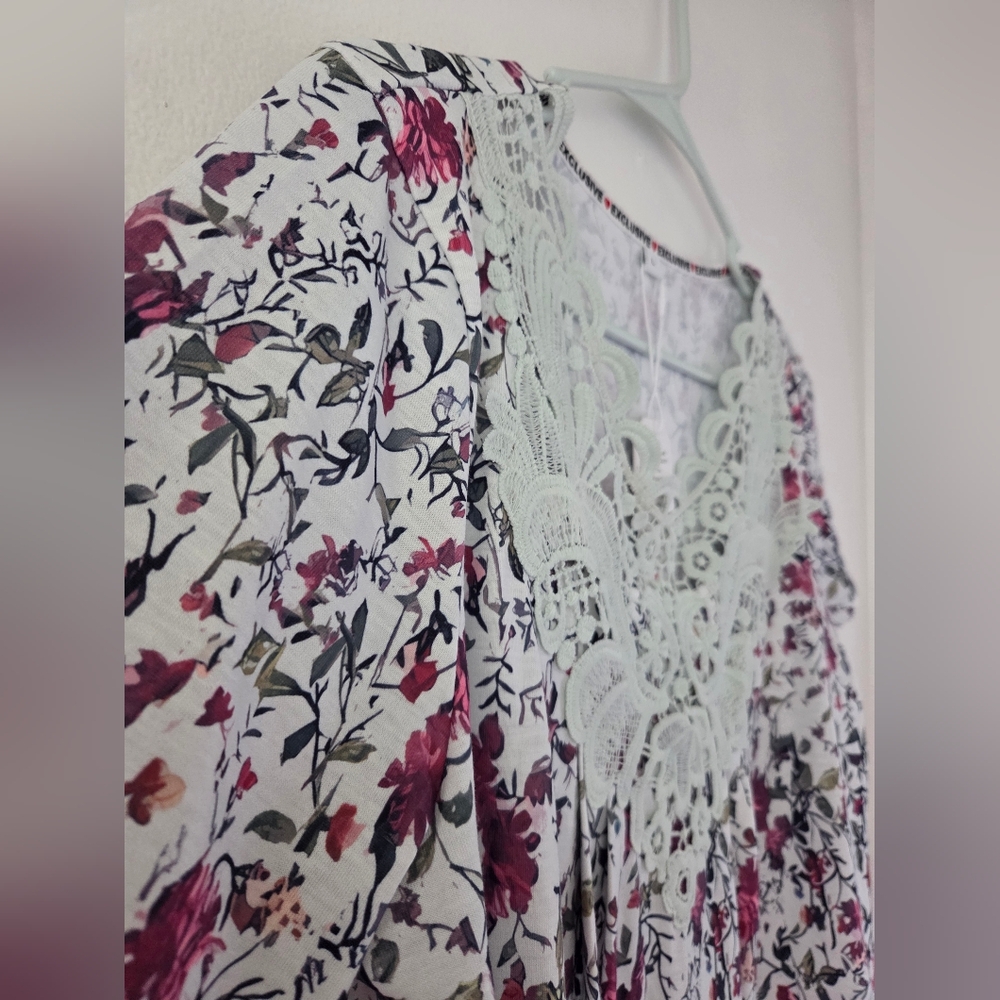 Exclusive Size: Large Top - Picture 4 of 6